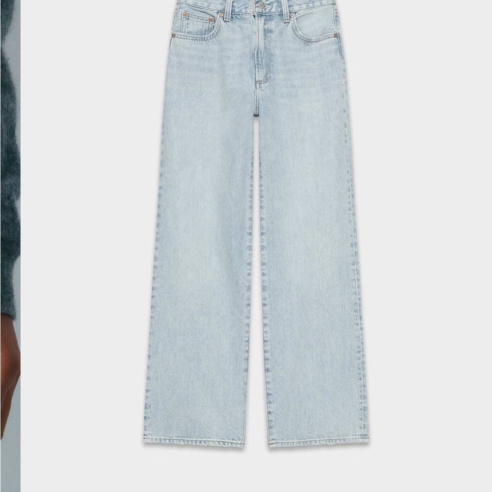 Denim Forum
The Farrah Hi-rise Wide Jean size 24